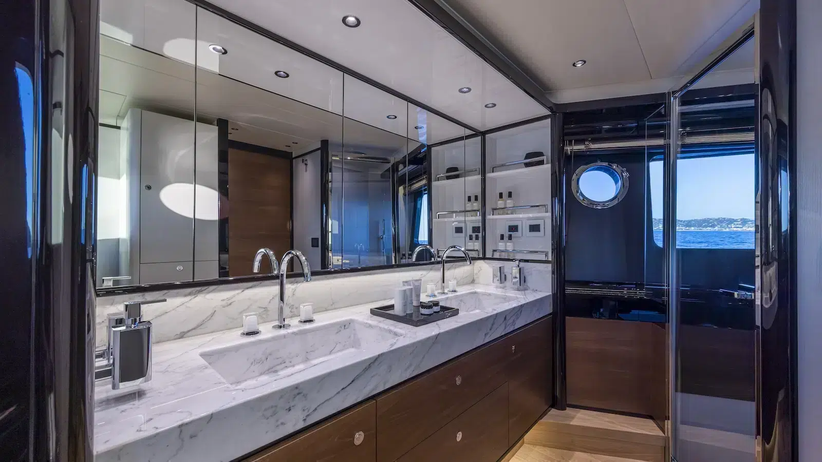 ABSOLUTE-NAVETTA-75-interiors-10