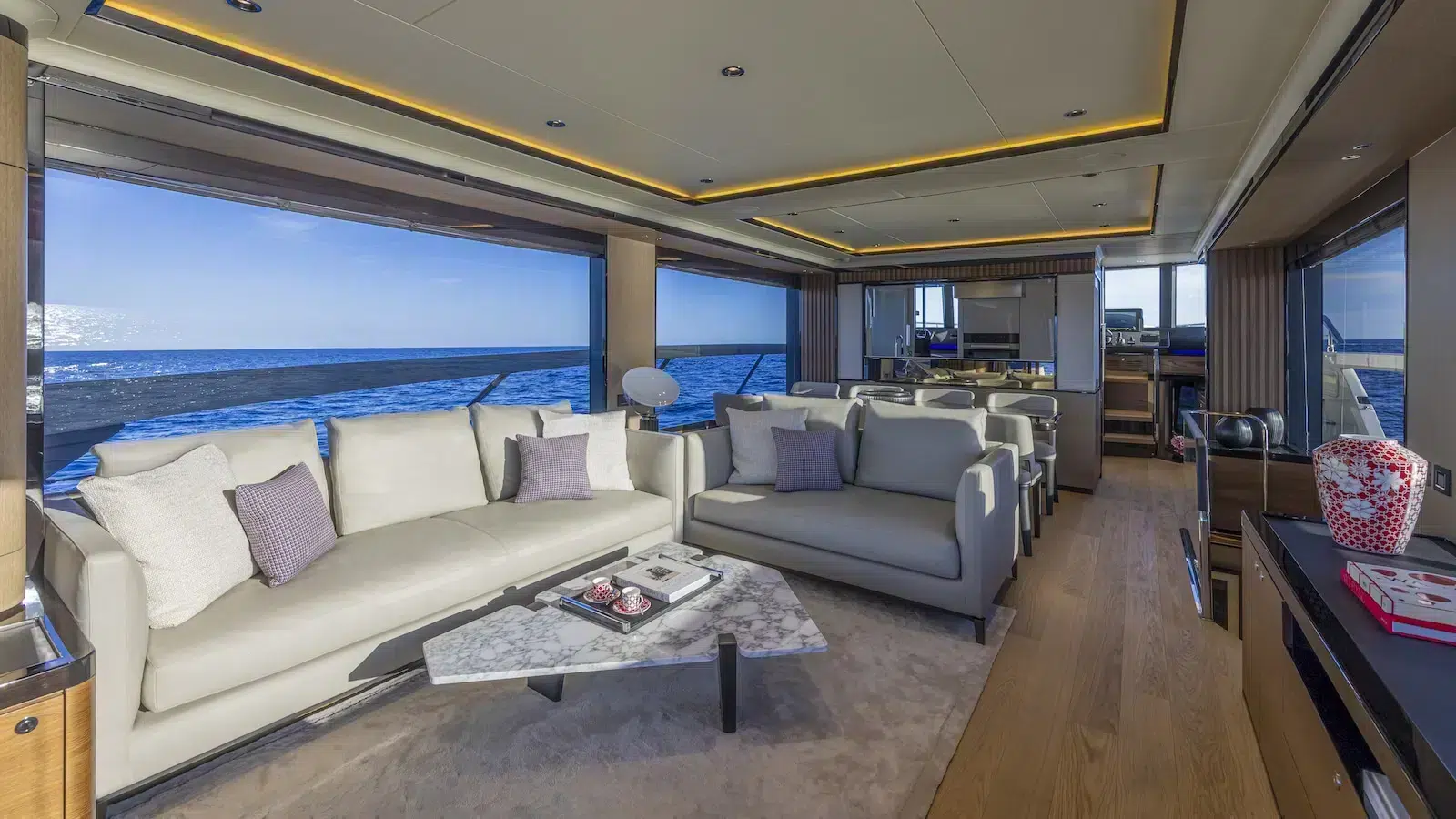 ABSOLUTE-NAVETTA-75-interiors-5