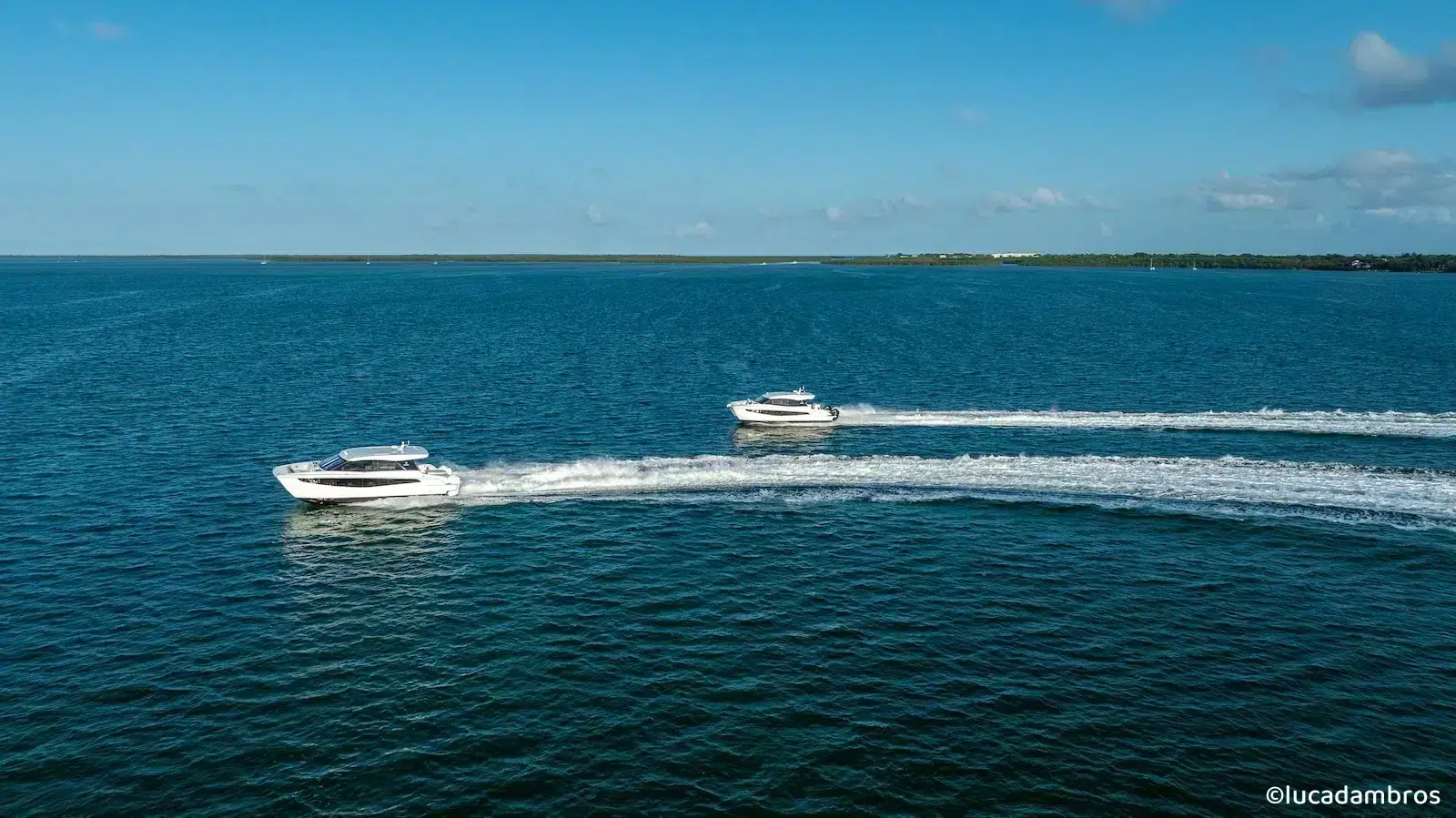 Aquila-42-Coupe-and-Aquila-46-Coupe-running-togheter-3