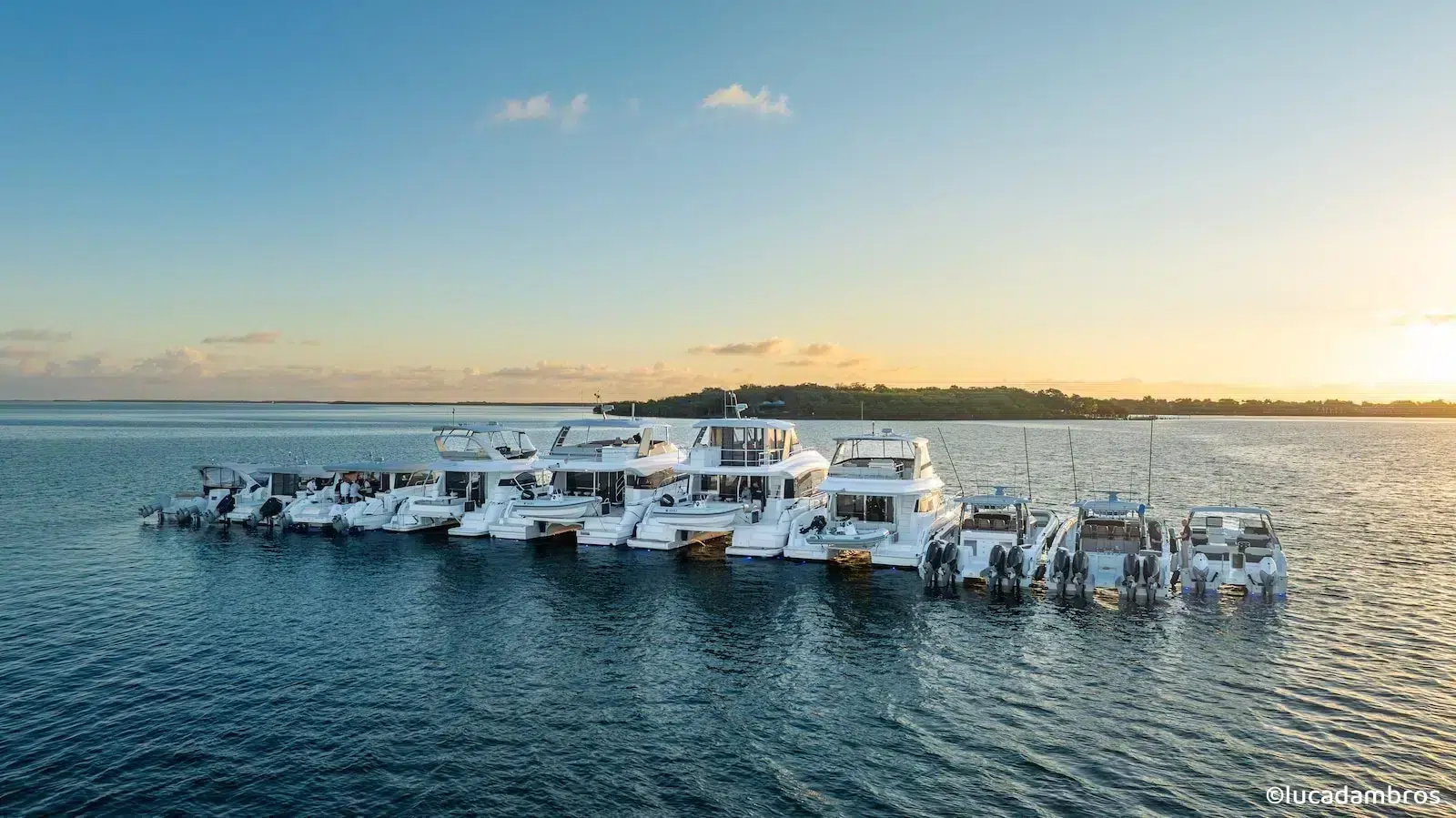 Aquila-Power-Catamarans-6