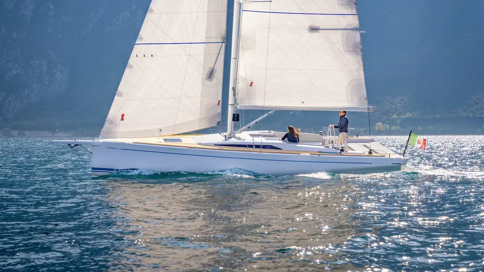 Grand-Soleil-Blue-left-running