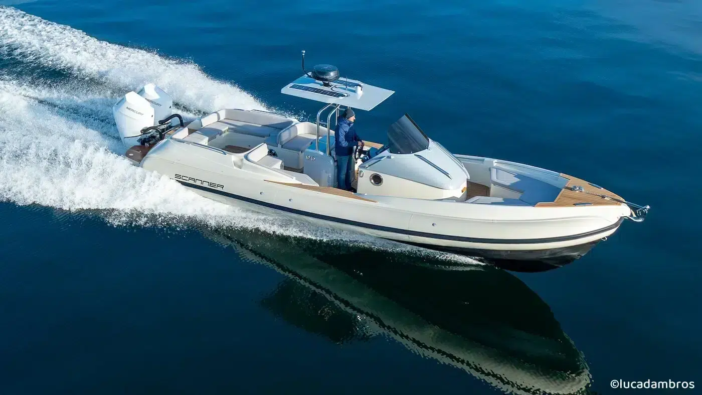 Scanner-Envy-950-Tender-in navigazione